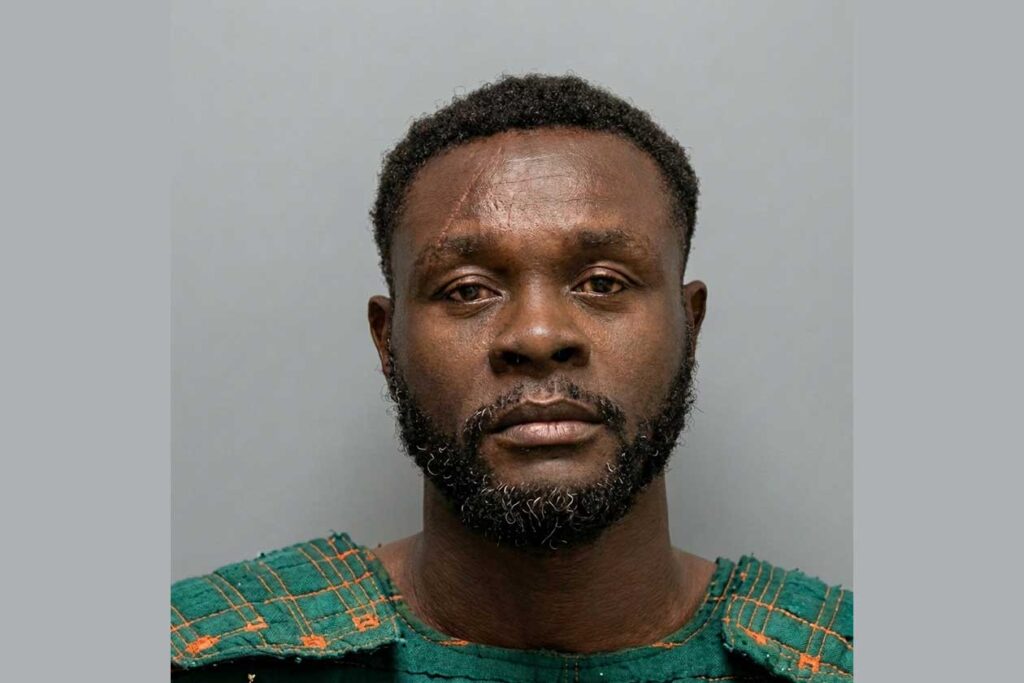 অভিযুক্ত রলবার্ট জোয়াসিন (৪০), হাতুড়ি দিয়ে হামলার কারণে অভিযুক্ত, হত্যার অভিযোগে গ্রেপ্তার